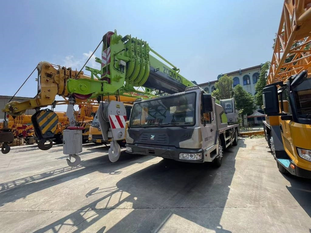 Zoomlion ZTC251V - Egyéb gépek: 1 kép. Zoomlion ZTC251V - Egyéb gépek: 1 kép.