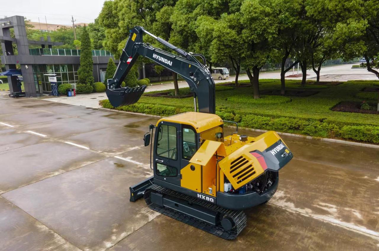 Hyundai HX80 - Minikotró: 4 kép. Hyundai HX80 - Minikotró: 4 kép.