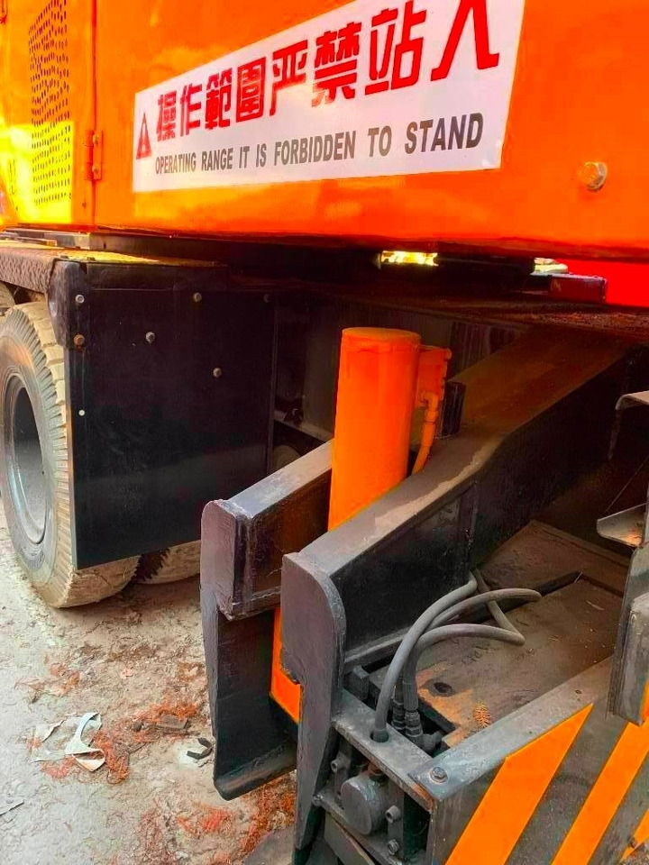 Terepjáró autódaru Kato NK 250 E: 7 kép.