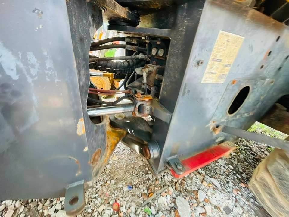 Komatsu WA320 - Gumikerekes homlokrakodó: 1 kép. Komatsu WA320 - Gumikerekes homlokrakodó: 1 kép.