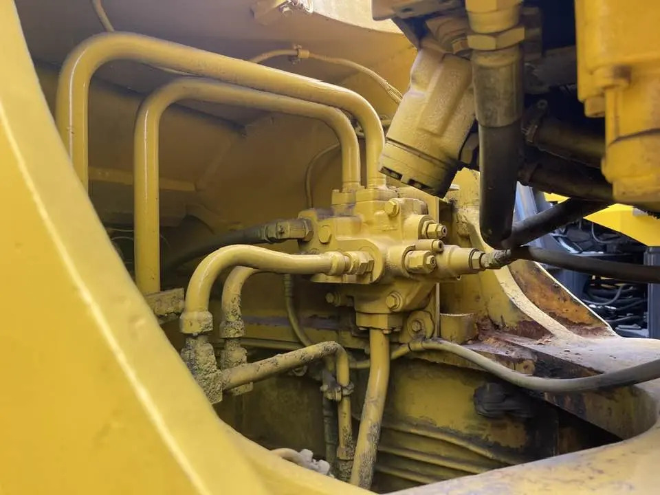 Komatsu WA470 - Gumikerekes homlokrakodó: 4 kép. Komatsu WA470 - Gumikerekes homlokrakodó: 4 kép.