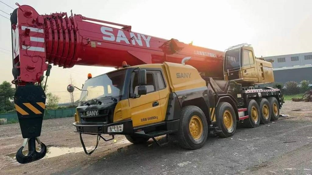 Sany STC 1000 S - Terepjáró autódaru: 2 kép. Sany STC 1000 S - Terepjáró autódaru: 2 kép.