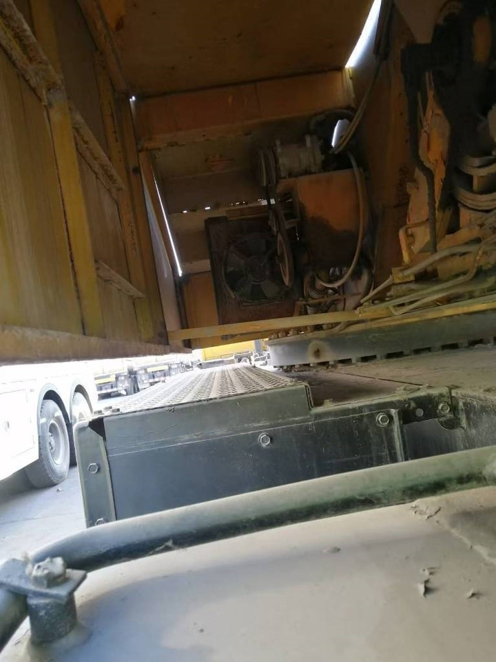 Tadano TL 300 E - Autódaru: 4 kép. Tadano TL 300 E - Autódaru: 4 kép.