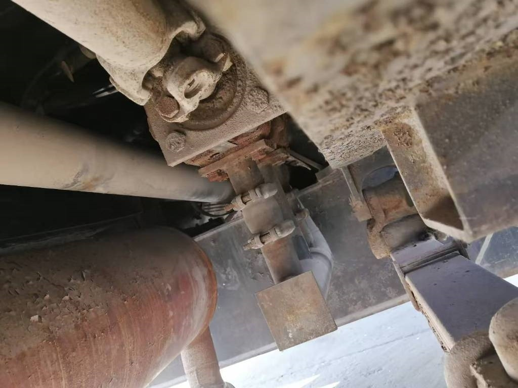 Tadano TL 300 E - Autódaru: 5 kép. Tadano TL 300 E - Autódaru: 5 kép.