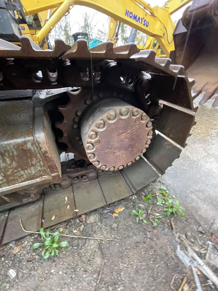 VOLVO EC380DL - Gumikerekes kotró: 4 kép. VOLVO EC380DL - Gumikerekes kotró: 4 kép.