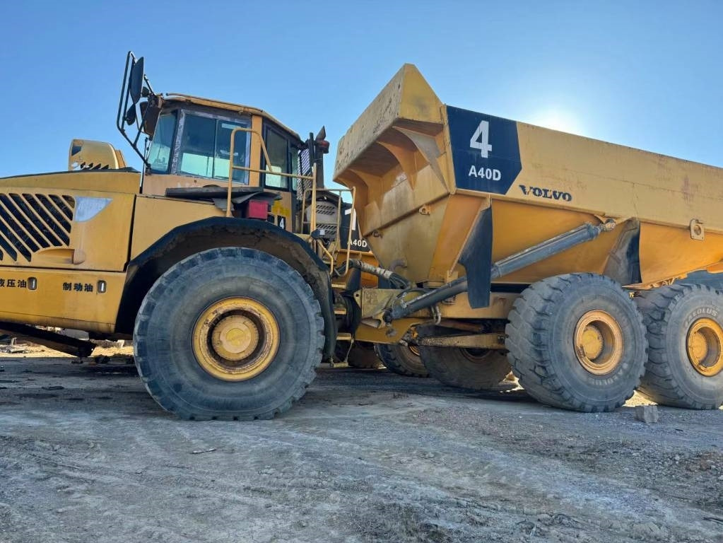 Volvo A 40 D - Csuklós dömper: 1 kép. Volvo A 40 D - Csuklós dömper: 1 kép.