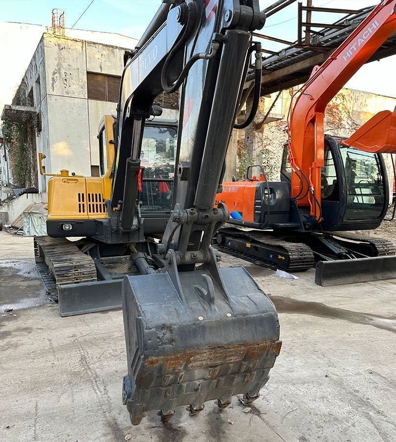 Volvo EC 55 B Pro - Minikotró: 3 kép. Volvo EC 55 B Pro - Minikotró: 3 kép.