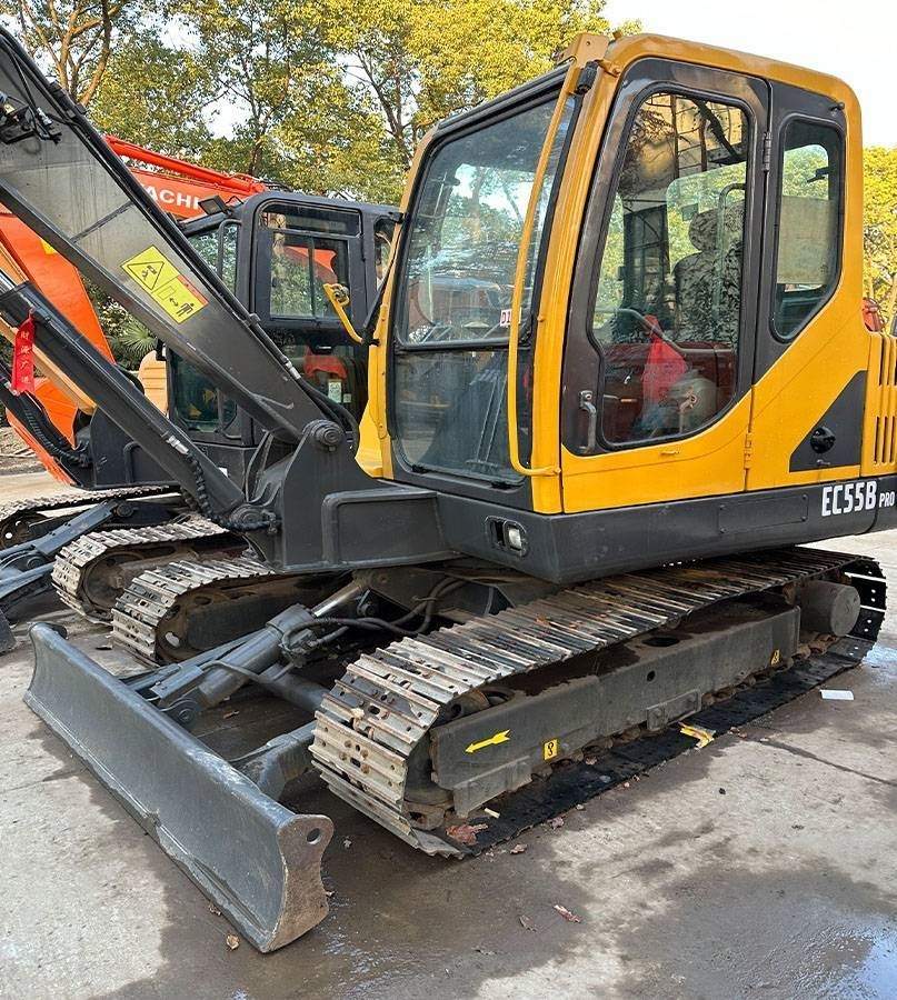 Volvo EC 55 B Pro - Minikotró: 4 kép. Volvo EC 55 B Pro - Minikotró: 4 kép.