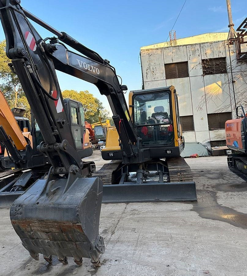 Volvo EC 55 B Pro - Minikotró: 4 kép. Volvo EC 55 B Pro - Minikotró: 4 kép.