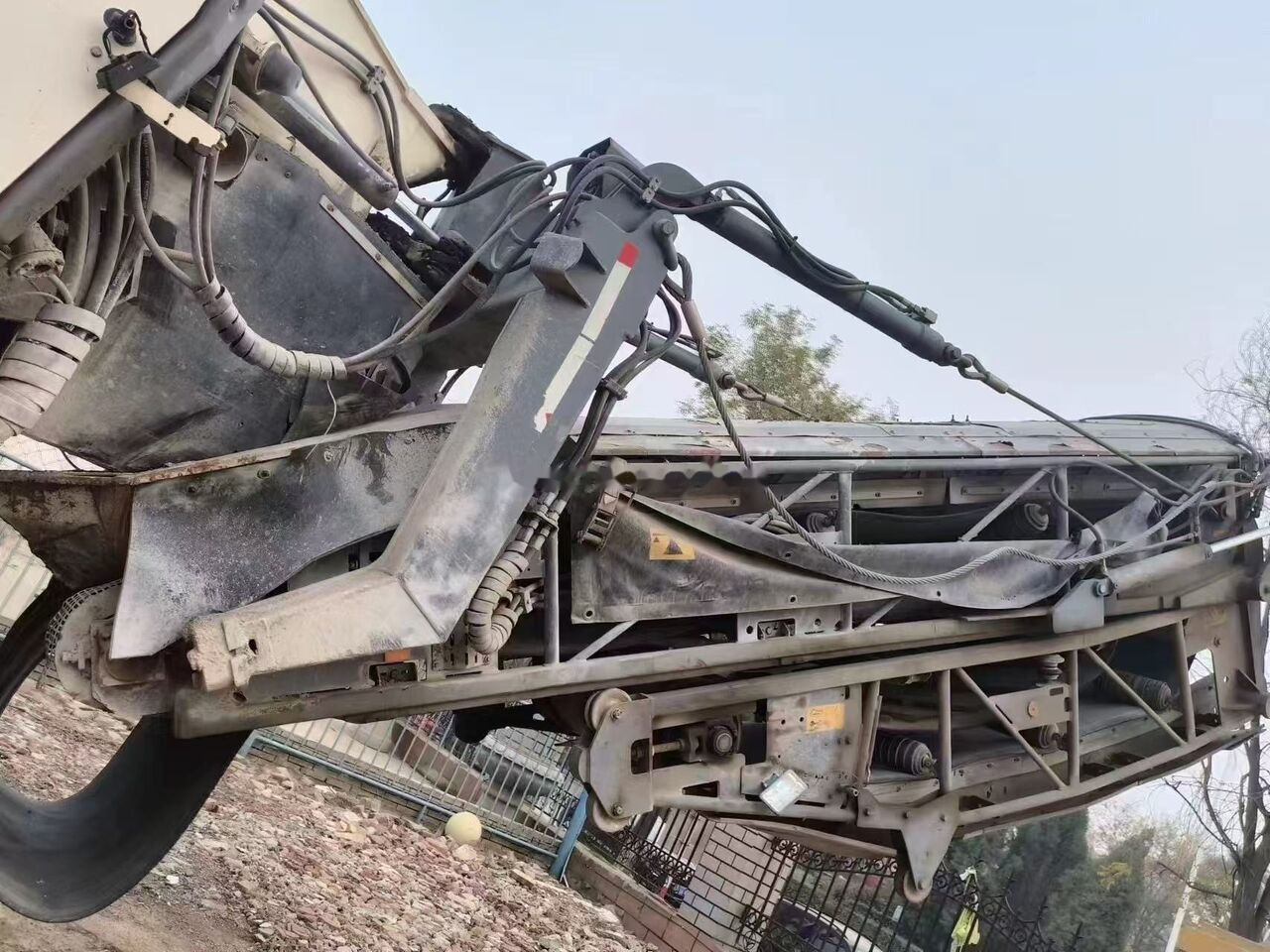 Wirtgen W2100 - Aszfaltmaró: 2 kép. Wirtgen W2100 - Aszfaltmaró: 2 kép.