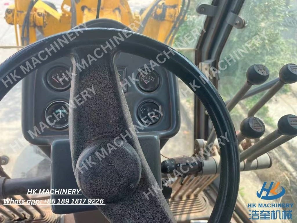 XCMG GR165 - Gréder: 4 kép. XCMG GR165 - Gréder: 4 kép.