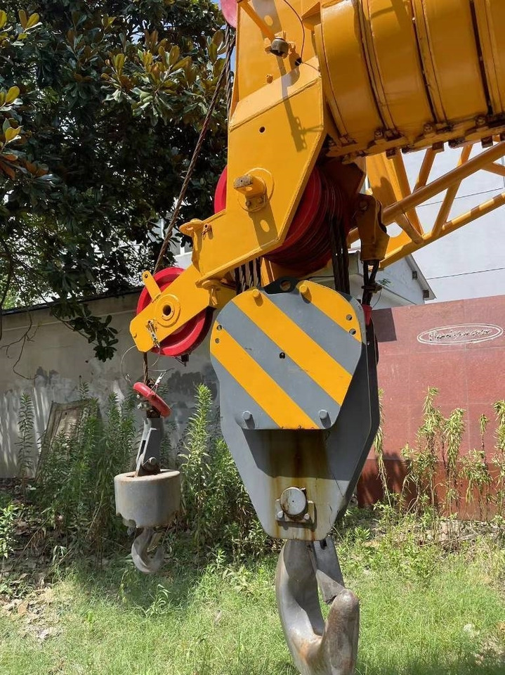 XCMG QY70K-II - Terepjáró autódaru: 3 kép. XCMG QY70K-II - Terepjáró autódaru: 3 kép.