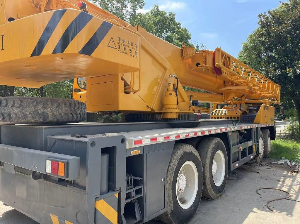 XCMG QY70K-II - Terepjáró autódaru: 2 kép. XCMG QY70K-II - Terepjáró autódaru: 2 kép.