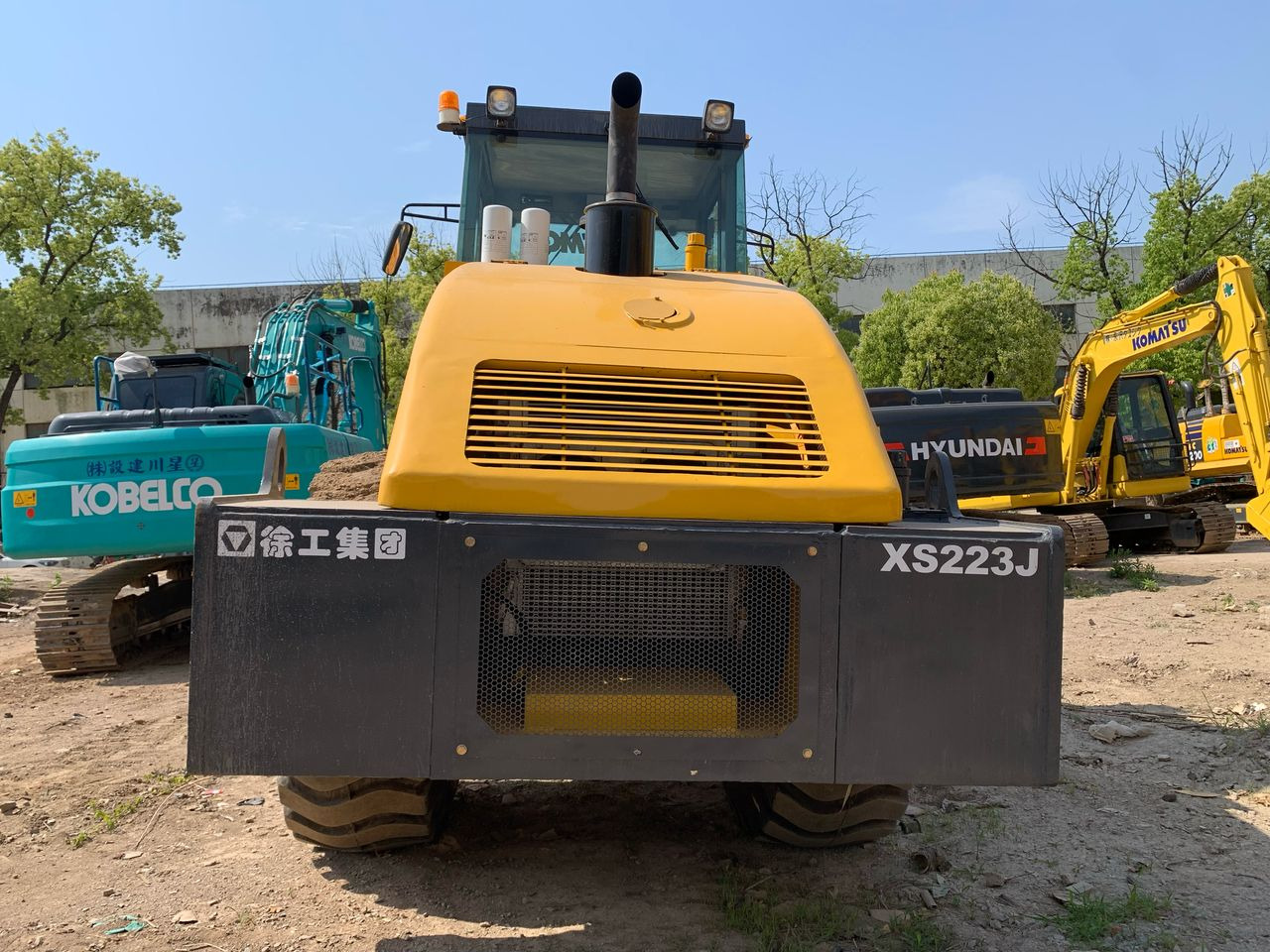 XCMG XS223J - Úthenger: 5 kép. XCMG XS223J - Úthenger: 5 kép.