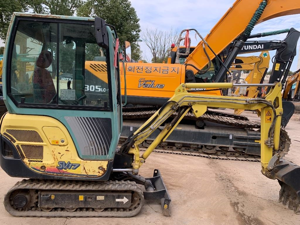 YANMAR SV 17 - Minikotró: 1 kép. YANMAR SV 17 - Minikotró: 1 kép.