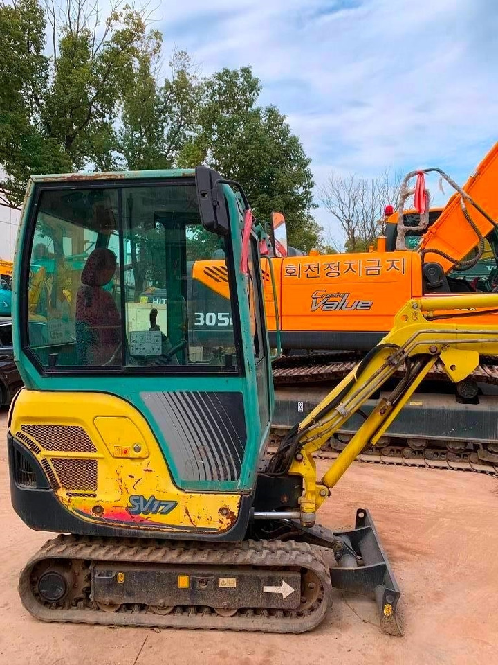 Yanmar SV 17 - Minikotró: 3 kép. Yanmar SV 17 - Minikotró: 3 kép.