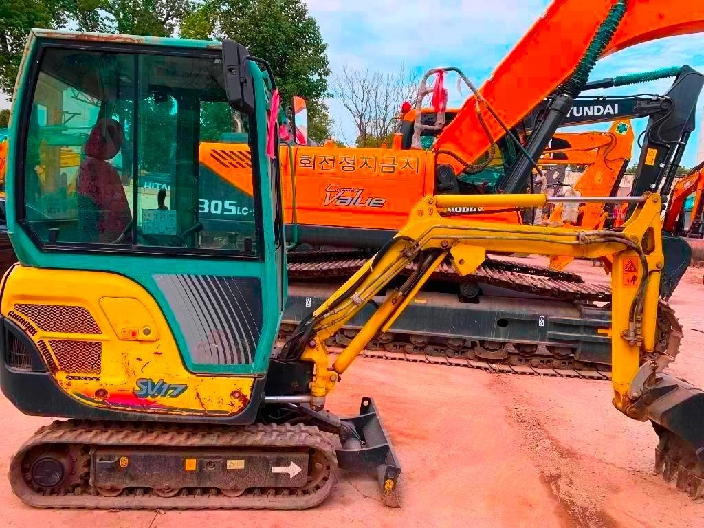Yanmar SV 17 - Minikotró: 1 kép. Yanmar SV 17 - Minikotró: 1 kép.