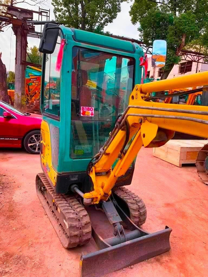 Yanmar SV 17 - Minikotró: 4 kép. Yanmar SV 17 - Minikotró: 4 kép.