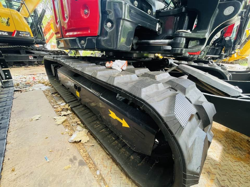 Minikotró Yanmar ViO55: 6 kép.