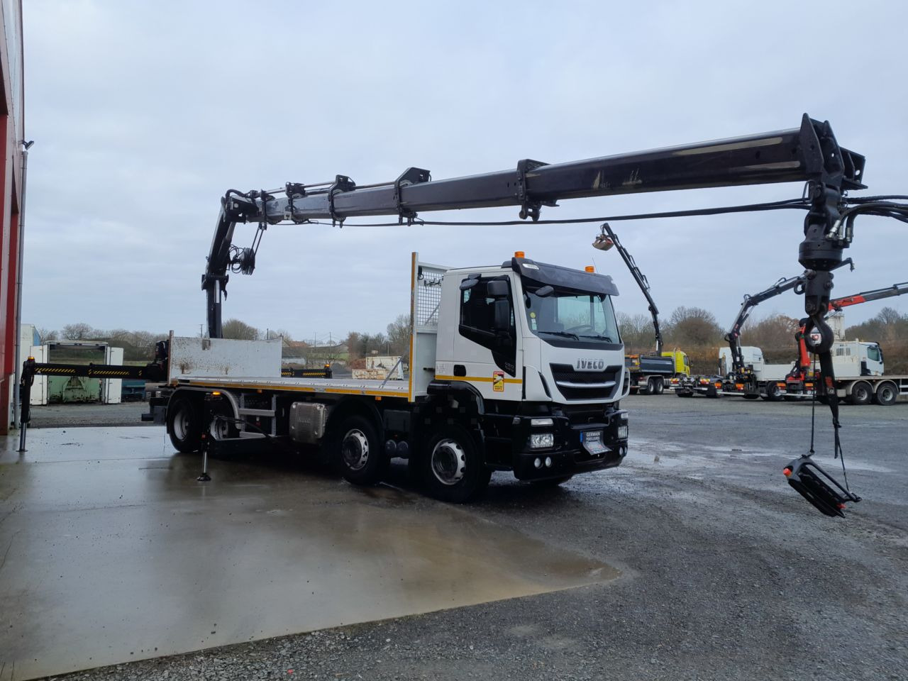 Iveco 8x4 8x4 Standard platform Truck - Platós teherautó, Darus autó: 2 kép. Iveco 8x4 8x4 Standard platform Truck - Platós teherautó, Darus autó: 2 kép.