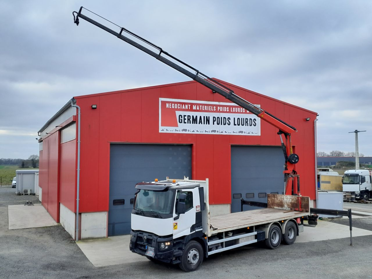 Renault C430 6x4 Standard platform Truck - Platós teherautó, Darus autó: 1 kép. Renault C430 6x4 Standard platform Truck - Platós teherautó, Darus autó: 1 kép.