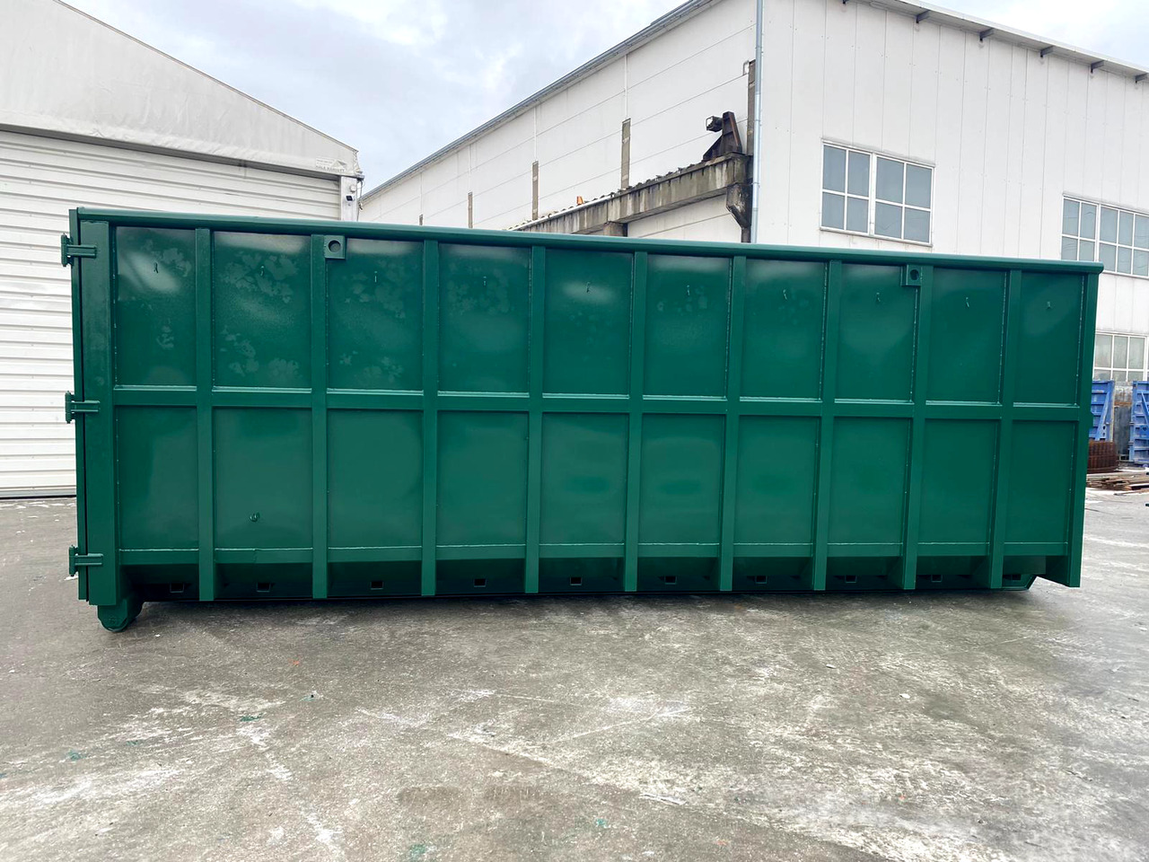 Metal-K Kontener/Abrollcontainer KP40S - Multiliftes konténer: 2 kép. Metal-K Kontener/Abrollcontainer KP40S - Multiliftes konténer: 2 kép.