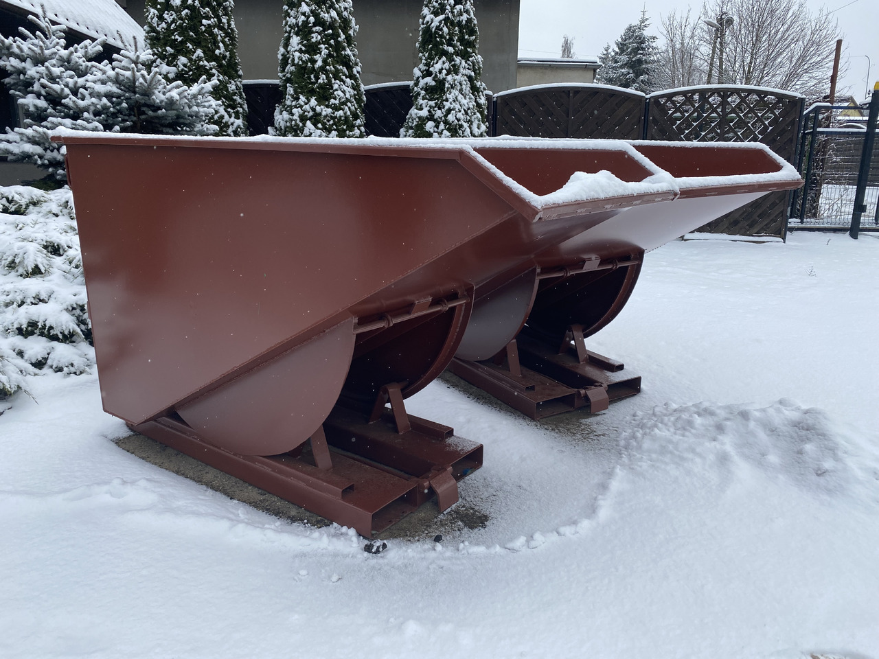 Metal-K Pojemnik samowyładowczy/kippercontainer TK1100 - Billenthető tartály: 4 kép. Metal-K Pojemnik samowyładowczy/kippercontainer TK1100 - Billenthető tartály: 4 kép.