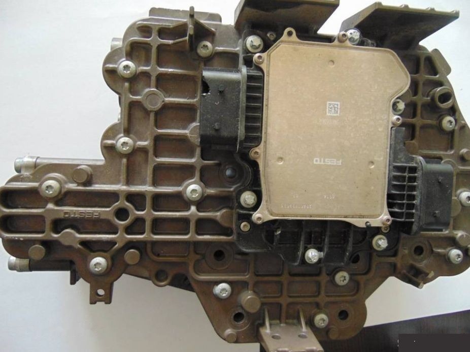 Mercedes-Benz Naprawa sterownik skrzyni biegów Mercedes Actros mp4 WABCO Naprawa sterownik skrzyni biegów Mercedes Actros mp4 - ECU - Teherautó: 2 kép. Mercedes-Benz Naprawa sterownik skrzyni biegów Mercedes Actros mp4 WABCO Naprawa sterownik skrzyni biegów Mercedes Actros mp4 - ECU - Teherautó: 2 kép.