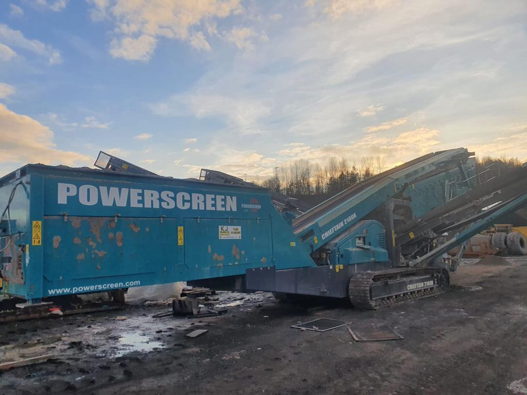 Powerscreen Chieftain 2100x 3D - Osztályozó berendezés: 1 kép. Powerscreen Chieftain 2100x 3D - Osztályozó berendezés: 1 kép.