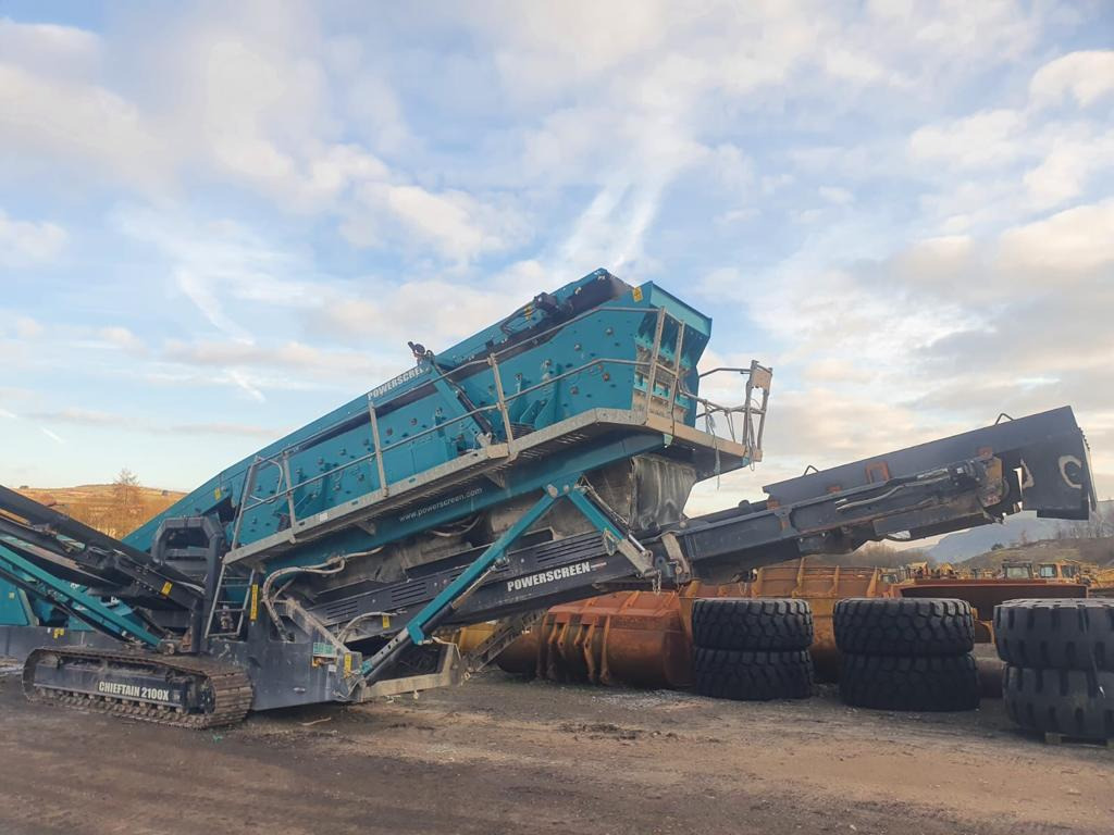 Powerscreen Chieftain 2100x 3D - Osztályozó berendezés: 2 kép. Powerscreen Chieftain 2100x 3D - Osztályozó berendezés: 2 kép.
