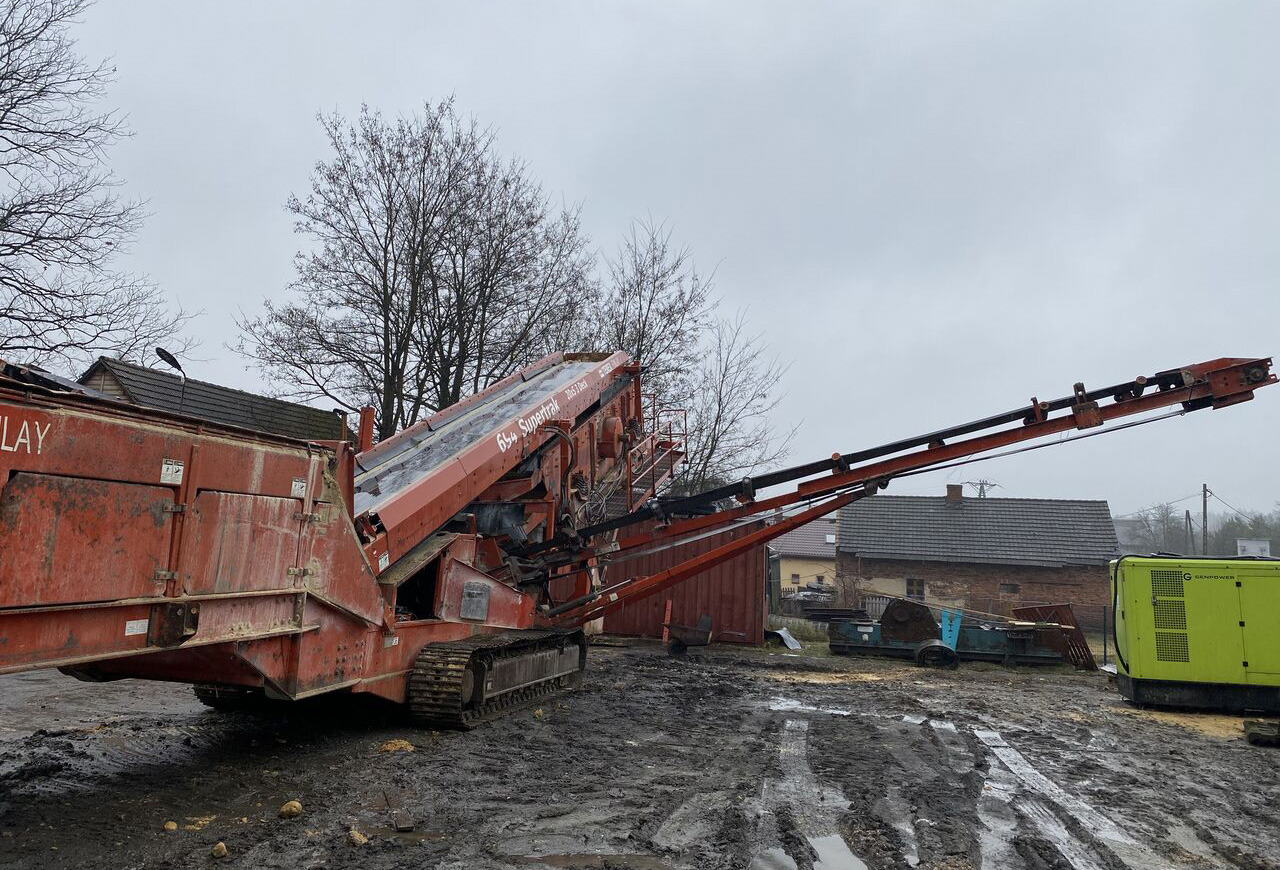 Terex - Finlay 694 - Osztályozó berendezés: 4 kép. Terex - Finlay 694 - Osztályozó berendezés: 4 kép.