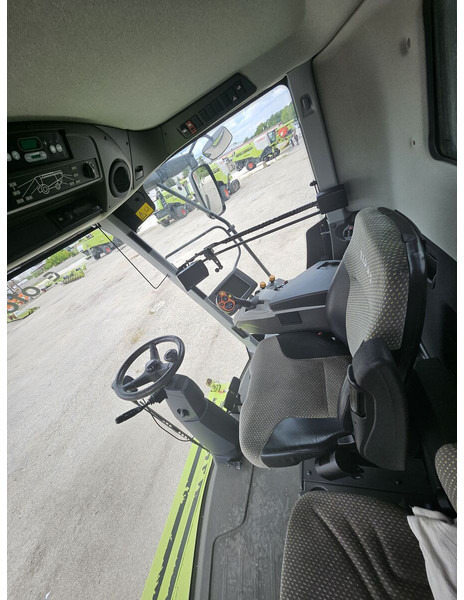 Claas Lexion 780 TT - Kombájn: 5 kép. Claas Lexion 780 TT - Kombájn: 5 kép.