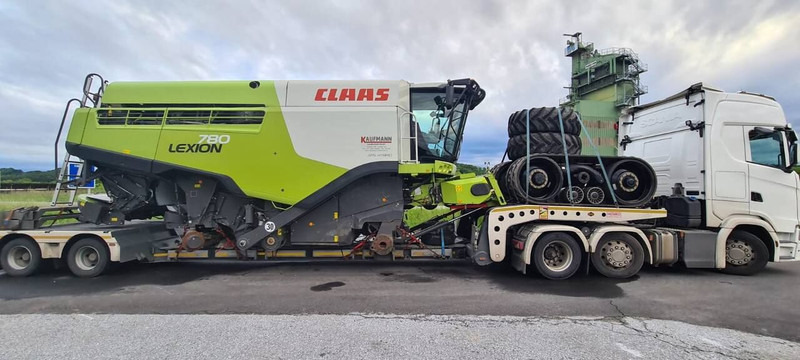 Claas Lexion 780 TT / VARIO 12m - Kombájn: 3 kép. Claas Lexion 780 TT / VARIO 12m - Kombájn: 3 kép.