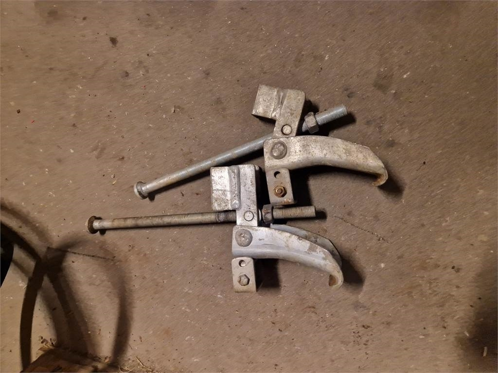 AP 20,8 X 38 TVILLINGH - Gumiabroncs: 3 kép. AP 20,8 X 38 TVILLINGH - Gumiabroncs: 3 kép.