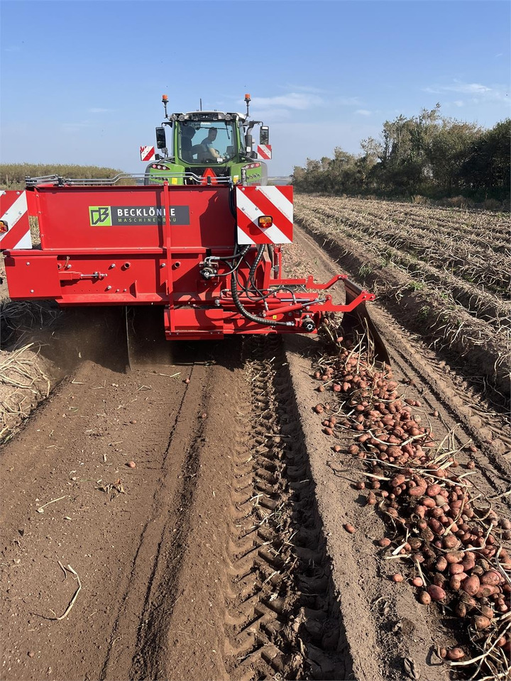 Becklönne SL1500HS  - Burgonyakombájn: 2 kép. Becklönne SL1500HS  - Burgonyakombájn: 2 kép.