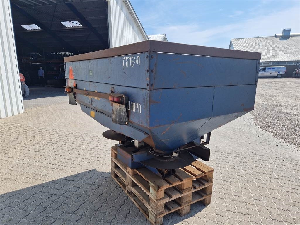 Bogballe C II HYDRAULISK - Műtrágyaszóró: 2 kép. Bogballe C II HYDRAULISK - Műtrágyaszóró: 2 kép.