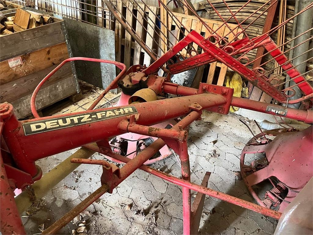 Deutz-fahr 2 ROTORS - Szénaforgató: 1 kép. Deutz-fahr 2 ROTORS - Szénaforgató: 1 kép.