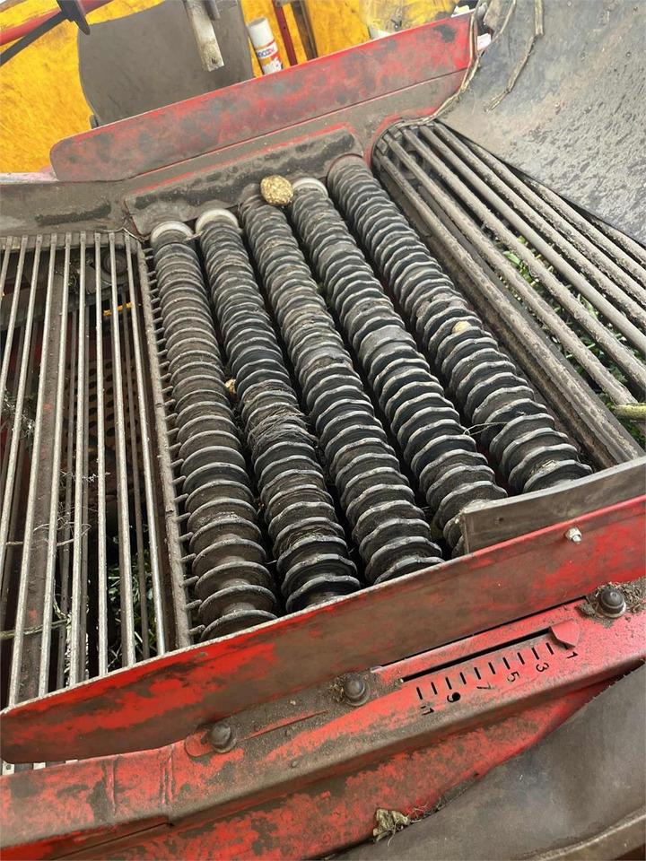 Grimme 150-60 NB HJULTRÆK  - Burgonyakombájn: 4 kép. Grimme 150-60 NB HJULTRÆK  - Burgonyakombájn: 4 kép.