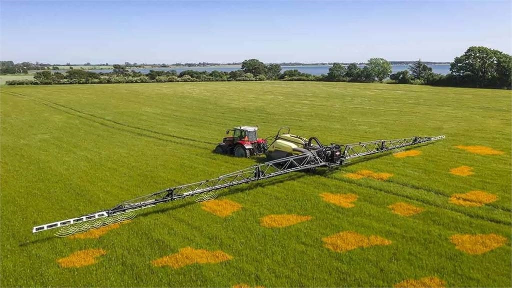 Hardi AEON CENTURALINE - Vontatott permetezők: 2 kép. Hardi AEON CENTURALINE - Vontatott permetezők: 2 kép.