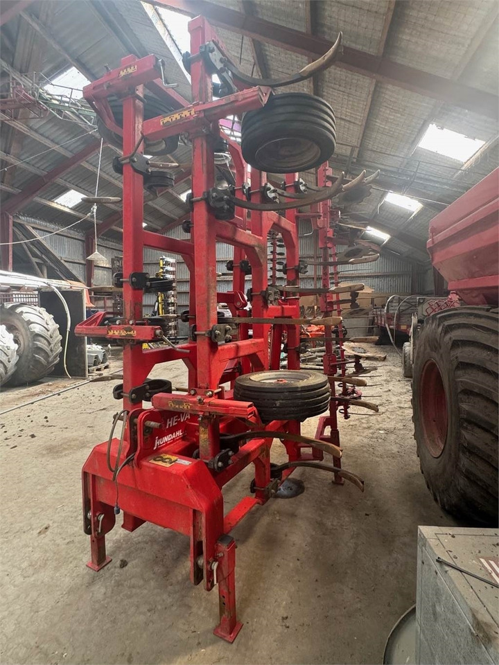 He-Va TRIPLE-TILLER AIRY 6 - Borona: 2 kép. He-Va TRIPLE-TILLER AIRY 6 - Borona: 2 kép.