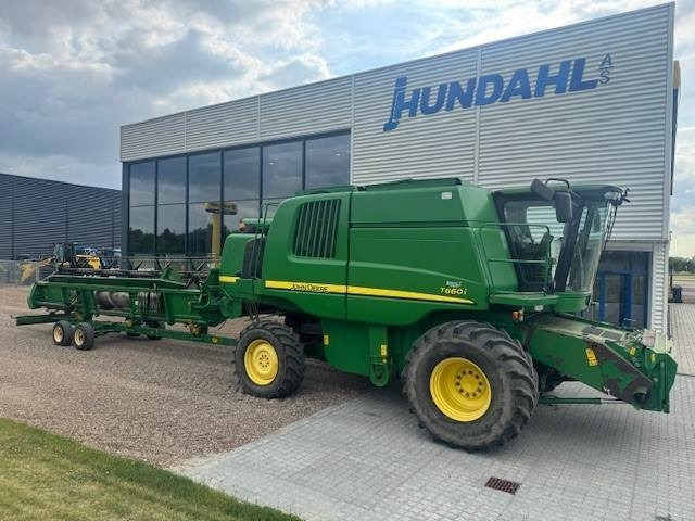 John Deere T660I - Kombájn: 1 kép. John Deere T660I - Kombájn: 1 kép.