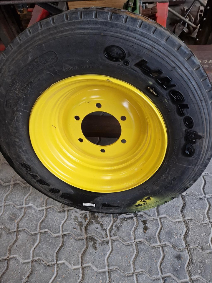 Ling Long 245/70R17,5 - Gumiabroncs - Mezőgazdasági gépek: 1 kép. Ling Long 245/70R17,5 - Gumiabroncs - Mezőgazdasági gépek: 1 kép.