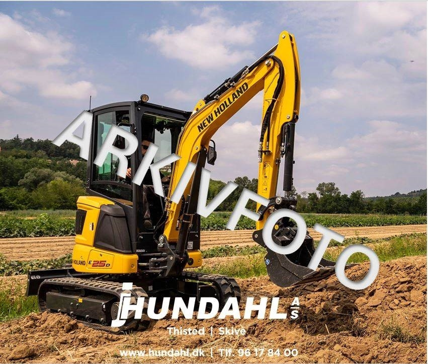 New Holland E19D CAB AG - Lánctalpas kotró: 1 kép. New Holland E19D CAB AG - Lánctalpas kotró: 1 kép.