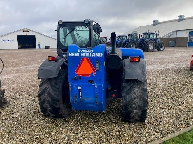 New Holland LM7.35 - Teleszkópos rakodó: 4 kép. New Holland LM7.35 - Teleszkópos rakodó: 4 kép.