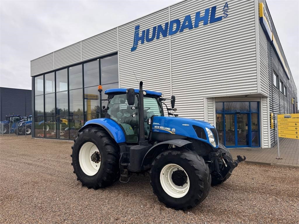 New Holland T7.220 AC - Traktor: 1 kép. New Holland T7.220 AC - Traktor: 1 kép.