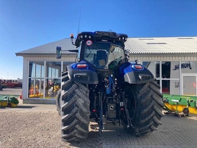 New Holland T7.315 HD AC NEW GEN - Traktor: 3 kép. New Holland T7.315 HD AC NEW GEN - Traktor: 3 kép.