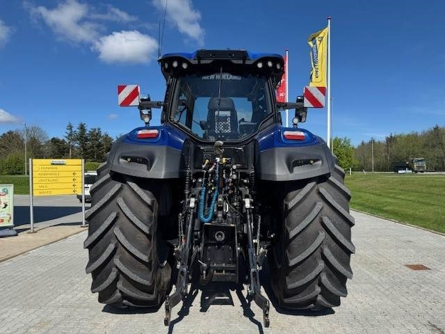 New Holland T7.315 HD AC NEW GEN - Traktor: 4 kép. New Holland T7.315 HD AC NEW GEN - Traktor: 4 kép.