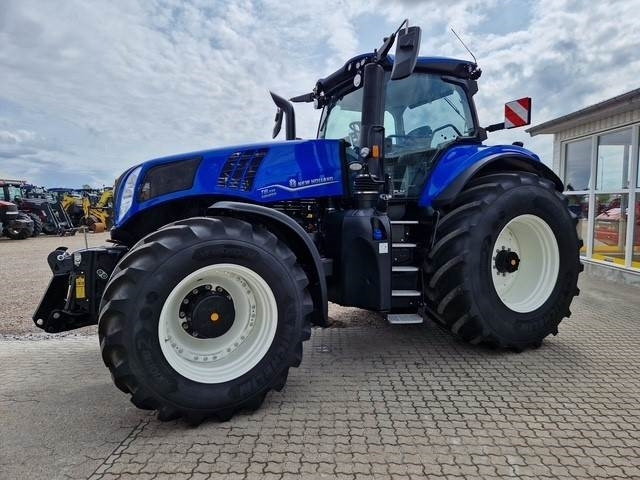 New Holland T8.435 PLMI UC ST. V - Traktor: 1 kép. New Holland T8.435 PLMI UC ST. V - Traktor: 1 kép.