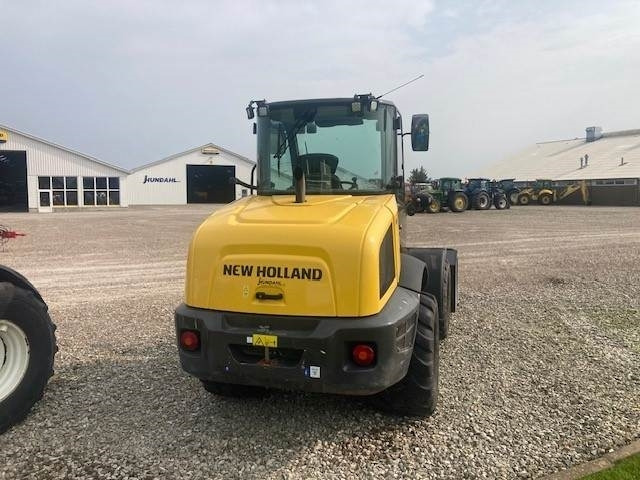 New Holland W80C ZB HS-AG - Gumikerekes homlokrakodó: 3 kép. New Holland W80C ZB HS-AG - Gumikerekes homlokrakodó: 3 kép.