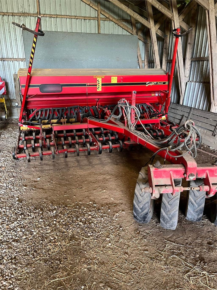 Vaderstad RAPID 400S - Kombinált vetőgép: 1 kép. Vaderstad RAPID 400S - Kombinált vetőgép: 1 kép.
